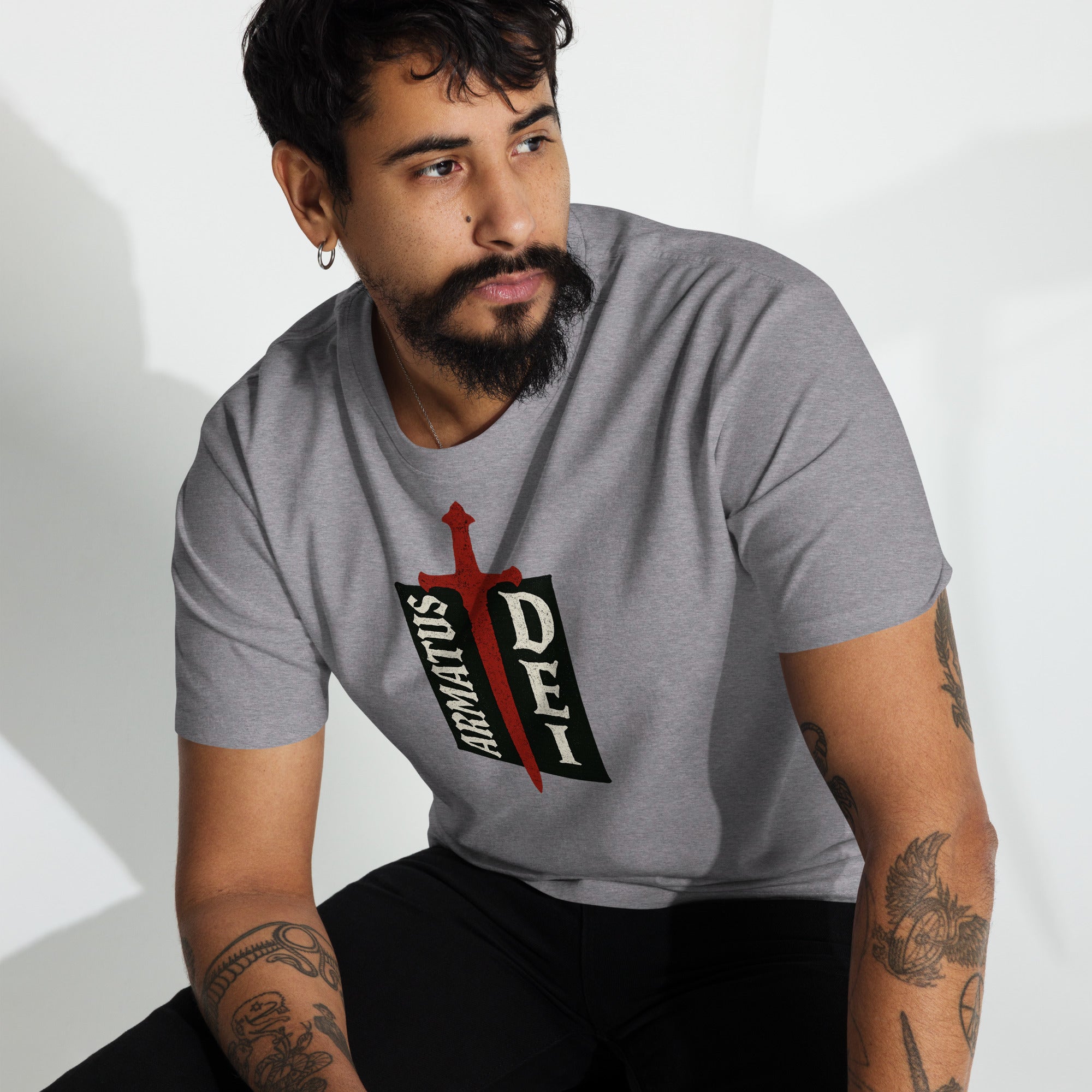 Armatus Dei Sword Tee – Stand Ready
